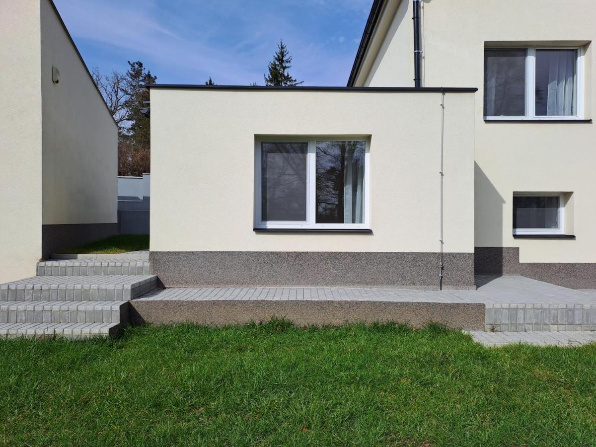 Apartmanovy Dum Se Zahradou V Klidne Casti Prahy Prague Exterior photo