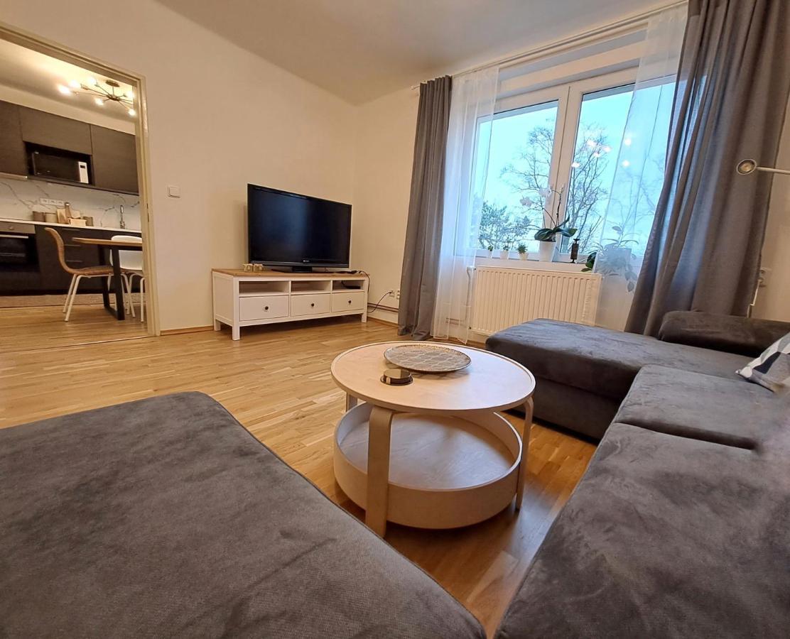 Apartmanovy Dum Se Zahradou V Klidne Casti Prahy Prague Exterior photo
